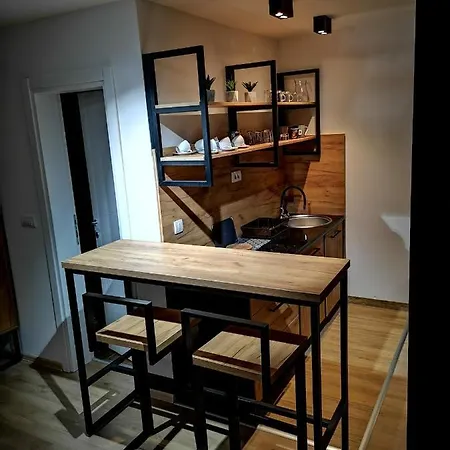 Mali Raj Zlatar شقة *